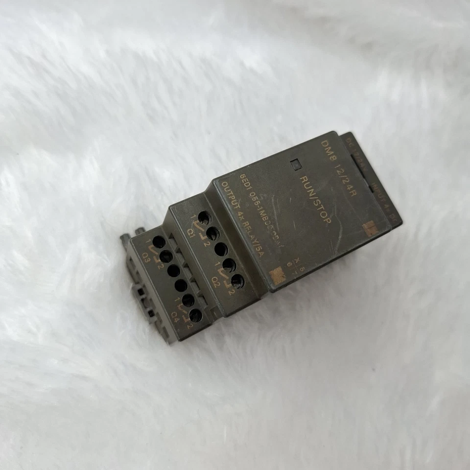 COSMETIC DAMAGED SIEMENS LOGO EXPANSION MODULE DM8 12/24R DC12/24V 6ED1055-1MB00